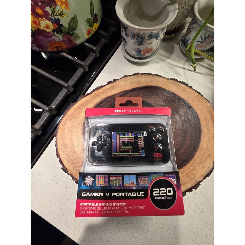 My Arcade Gamer V Portable 220 Games Portable Gaming System. New